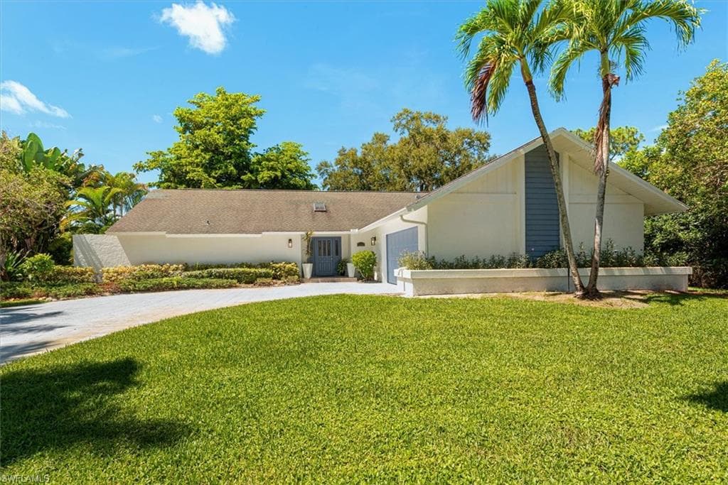 2252 Royal LN, NAPLES FL 34112-33