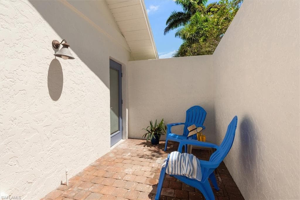 2252 Royal LN, NAPLES FL 34112-9