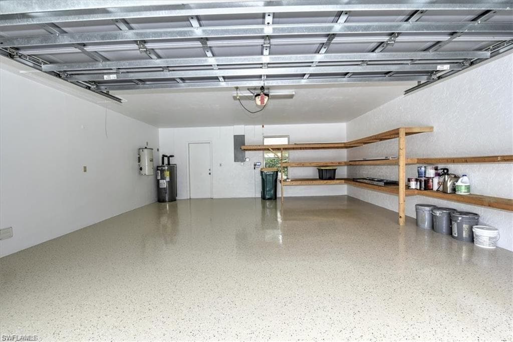 2252 Royal LN, NAPLES FL 34112-34