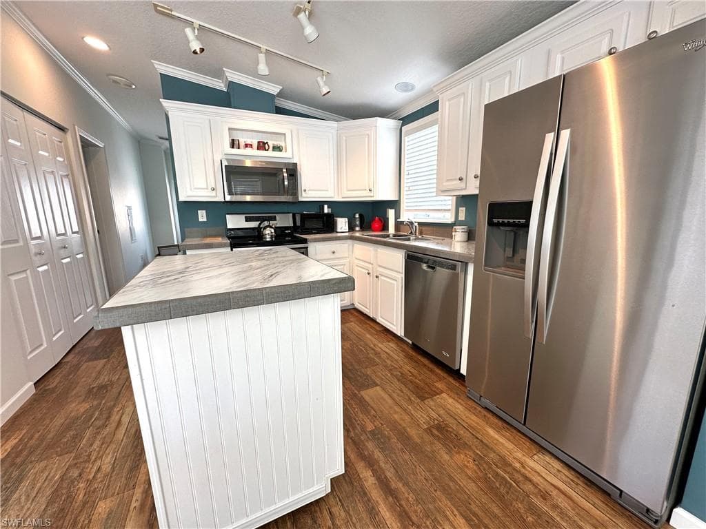 3264 Ott LN, BONITA SPRINGS FL 34134-6