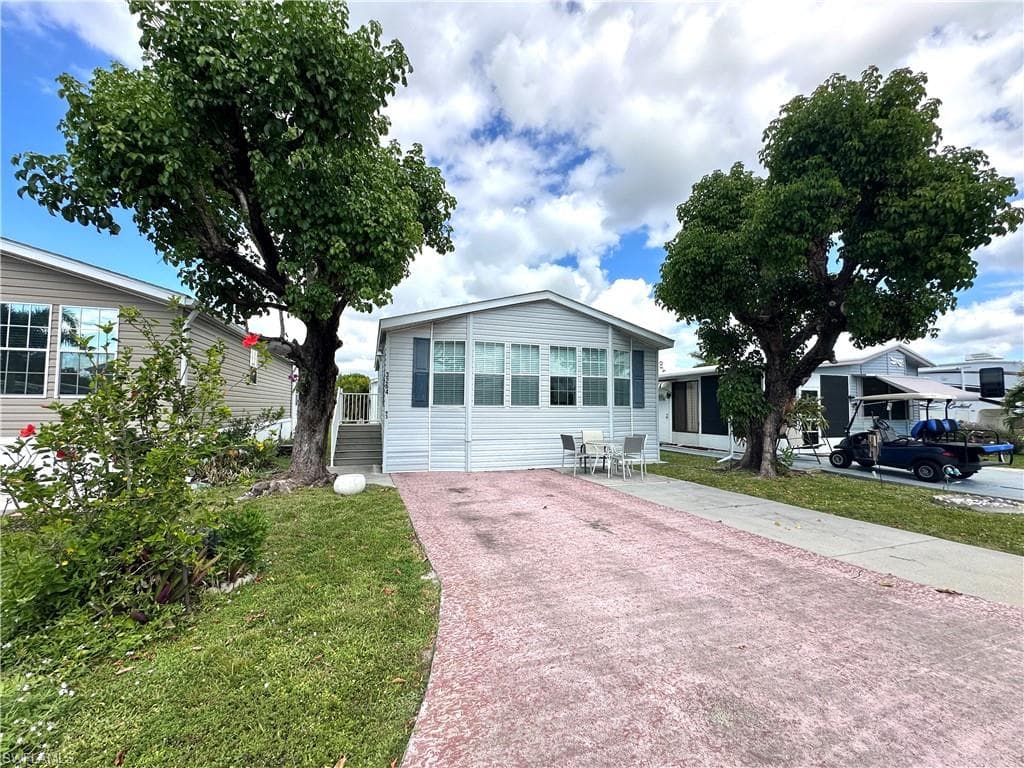 3264 Ott LN, BONITA SPRINGS FL 34134-2