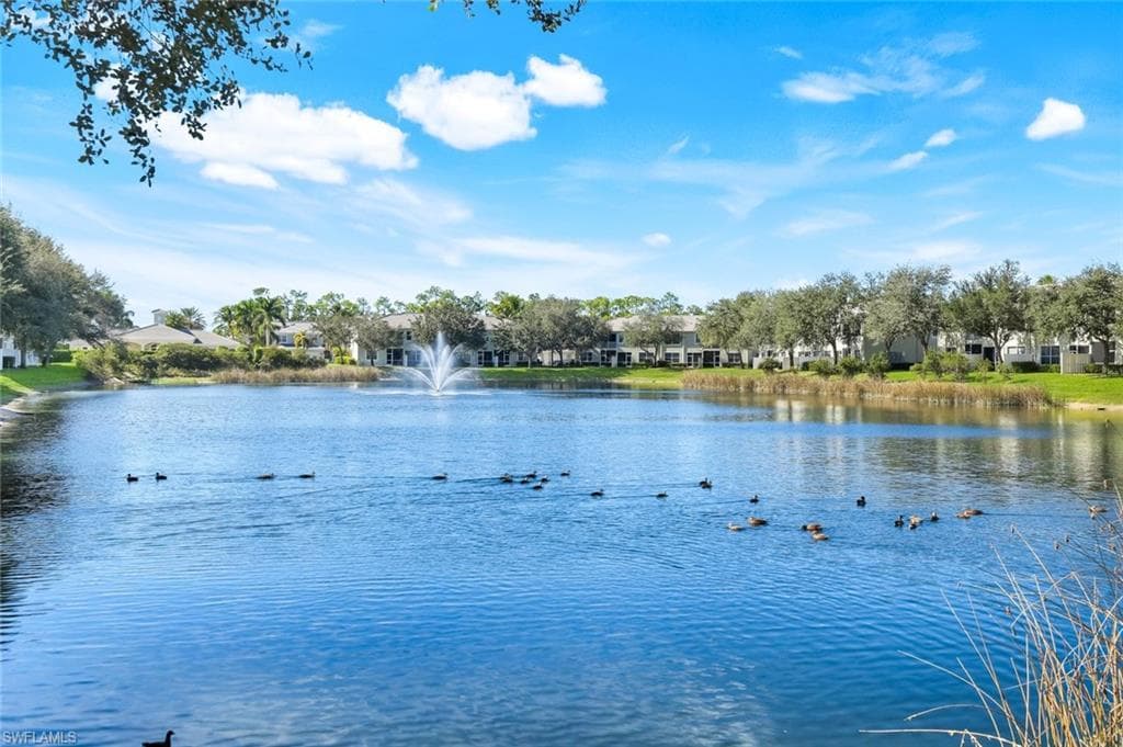 1370 Mariposa CIR # 102, NAPLES FL 34105-37
