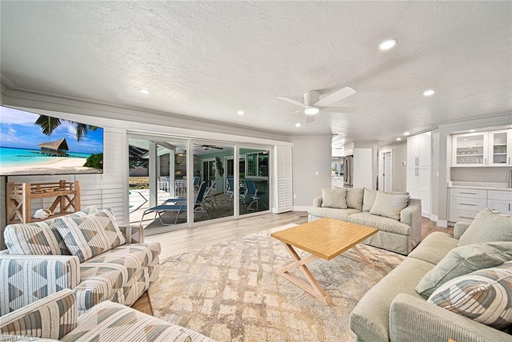 1270 Par View DR-17