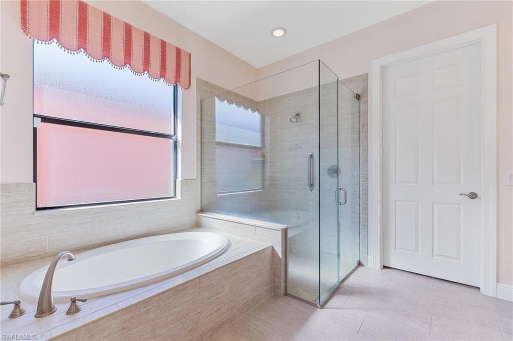 12459 Kentwood AVE, FORT MYERS FL 33913-22