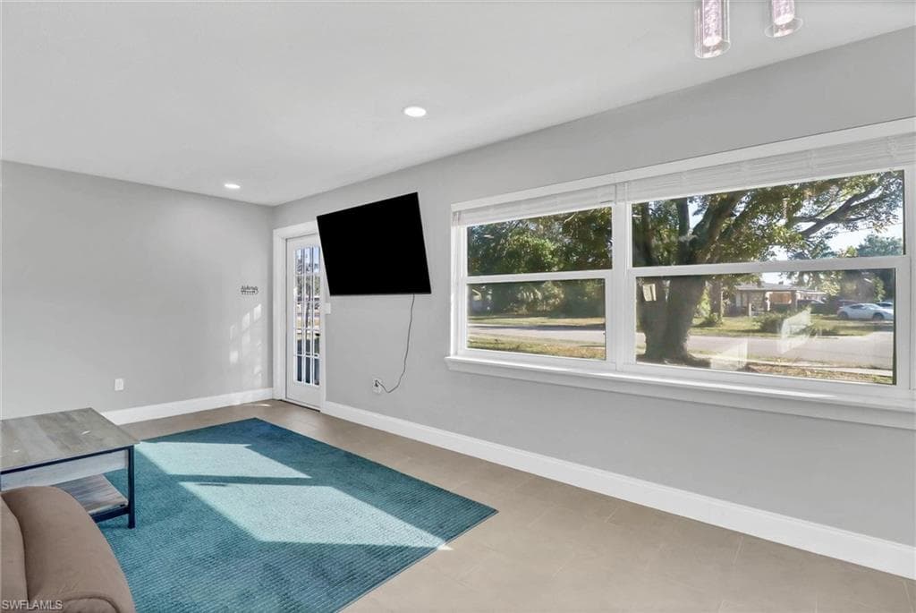 853 Java Plum AVE, NORTH FORT MYERS FL 33903-10