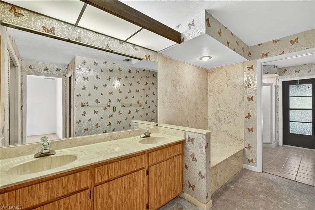 6811 Sandalwood LN-21