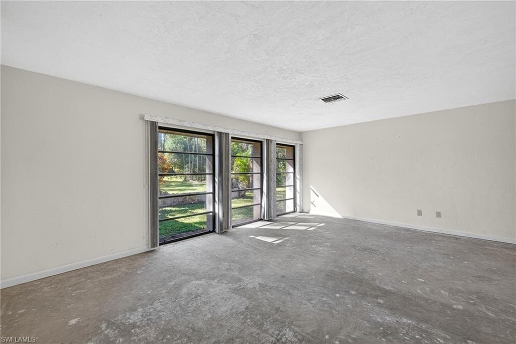 6811 Sandalwood LN-6