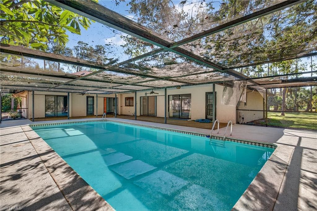6811 Sandalwood LN-35