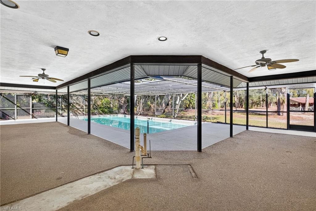 6811 Sandalwood LN-33