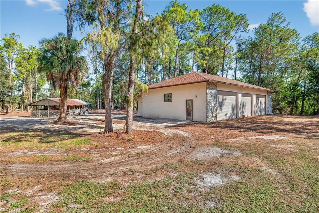 6811 Sandalwood LN-37