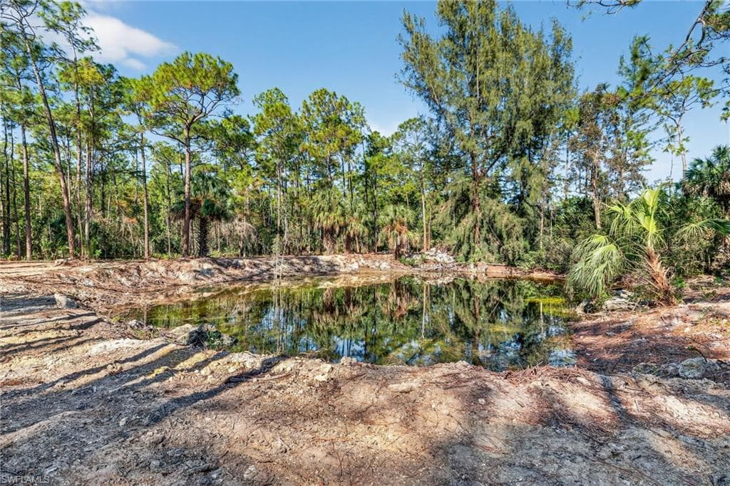 6811 Sandalwood LN-40