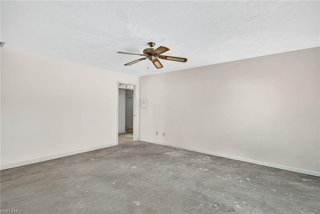 6811 Sandalwood LN-17