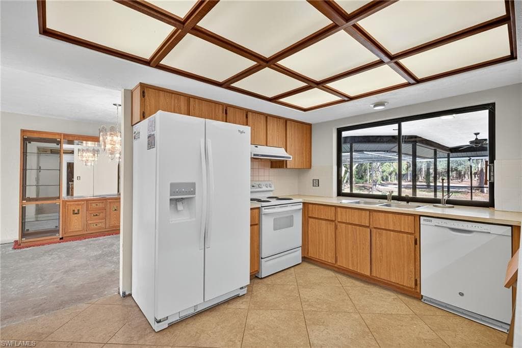 6811 Sandalwood LN-14