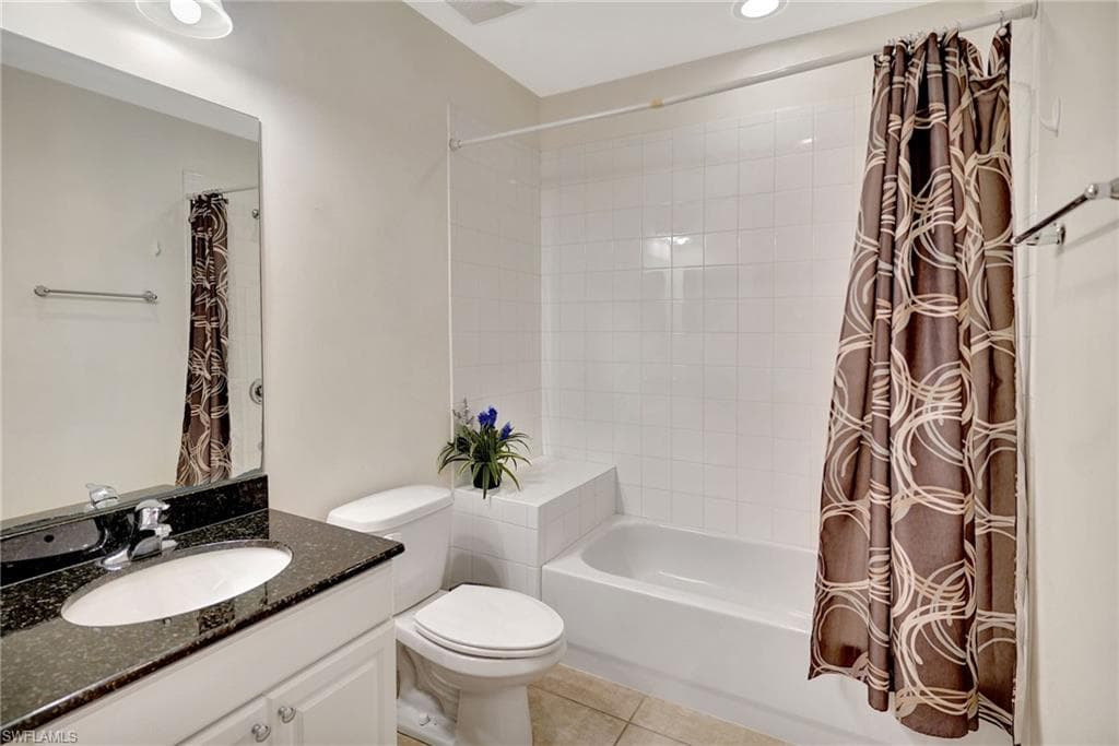 13651 Julias WAY 1427-12