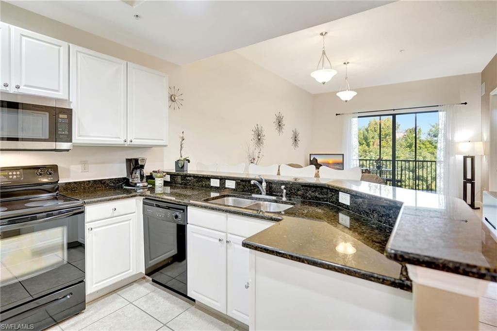 13651 Julias WAY 1427-7