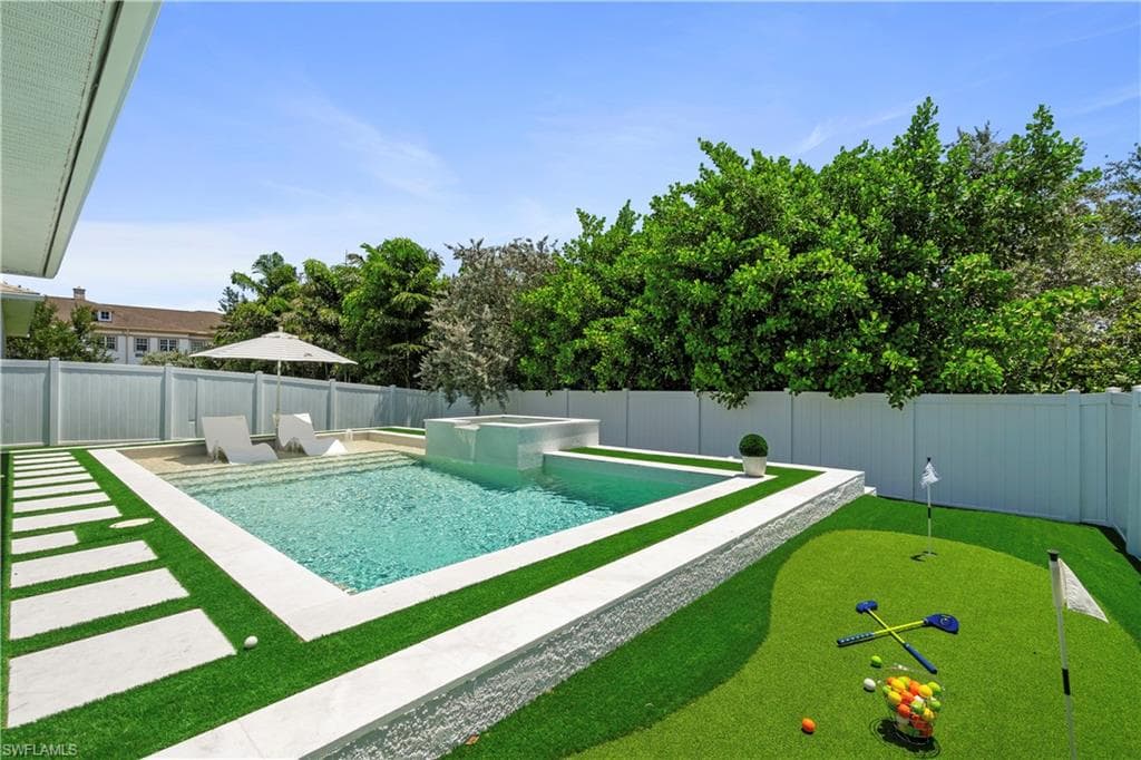 1100 Steeves AVE, NAPLES FL 34104-6