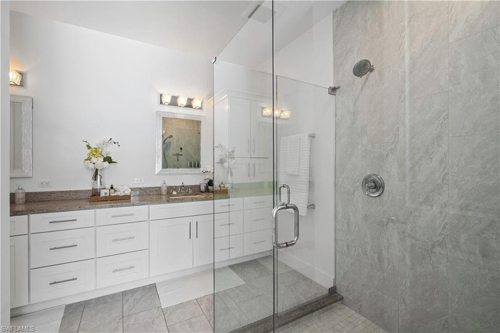 1100 Steeves AVE, NAPLES FL 34104-35