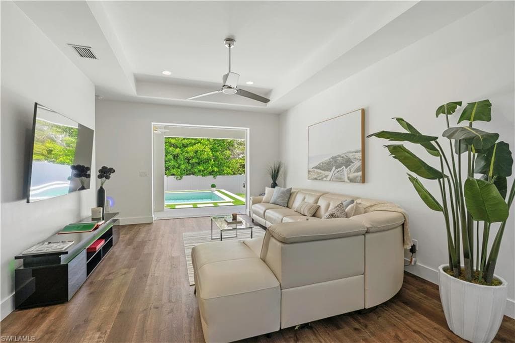 1100 Steeves AVE, NAPLES FL 34104-31