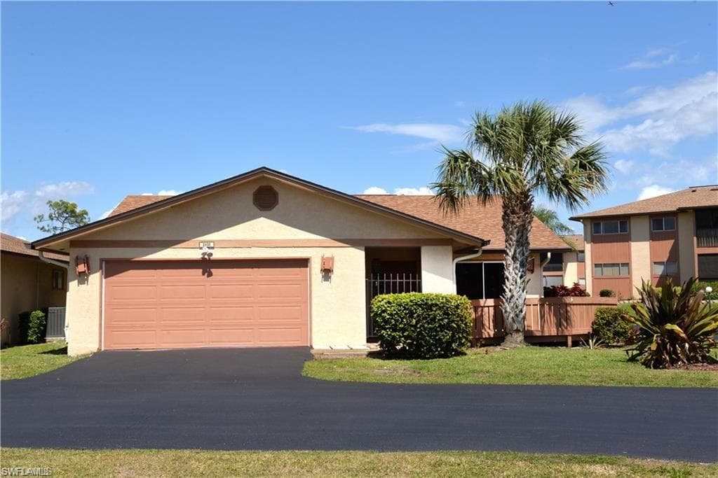 6499 Royal Woods DR, FORT MYERS FL 33908-4
