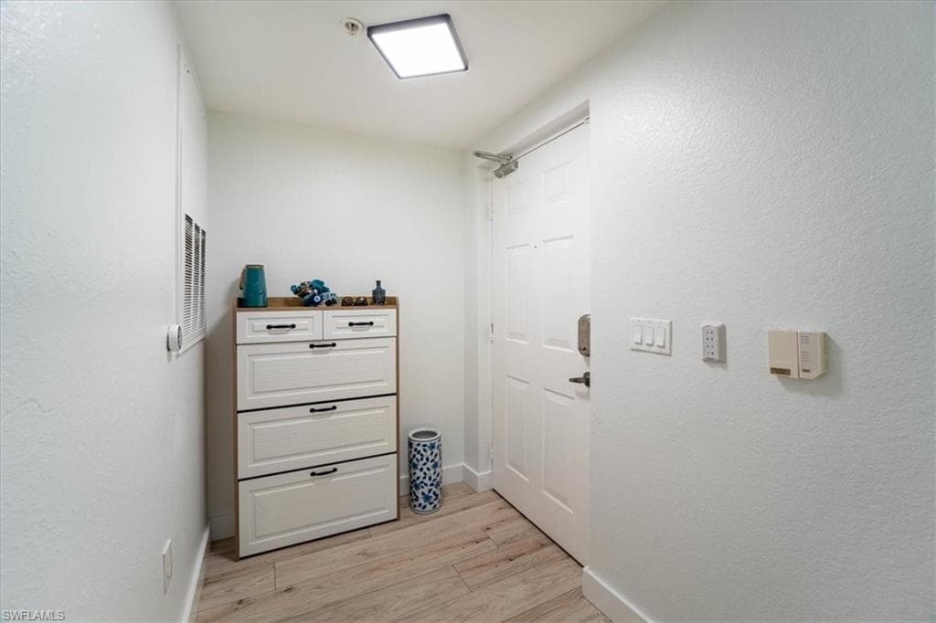 7925 Preserve CIR # 333, NAPLES FL 34119-2