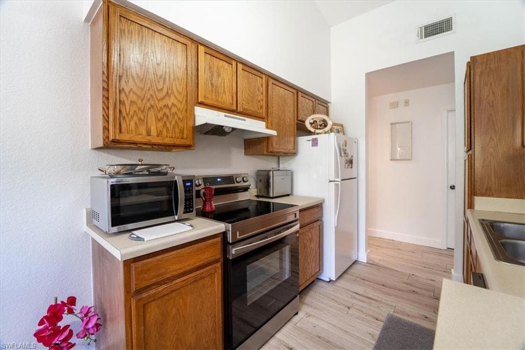 7925 Preserve CIR # 333, NAPLES FL 34119-3