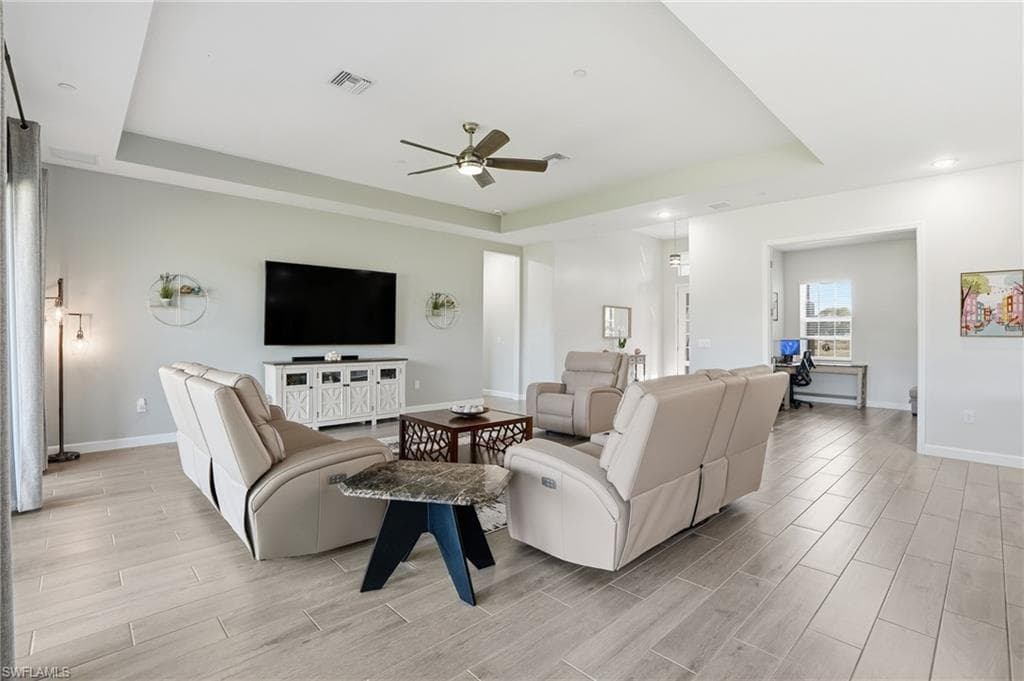 17040 Serengeti CIR, ALVA FL 33920-8