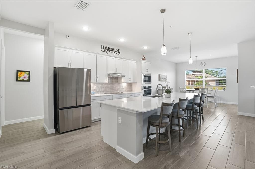 17040 Serengeti CIR, ALVA FL 33920-3