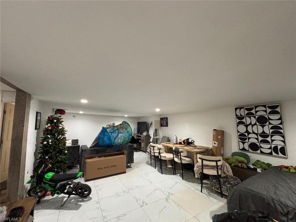 8326 Breeze DR, NORTH FORT MYERS FL 33917-2