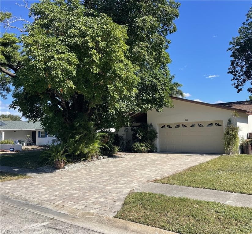 6335 Hofstra CT W, FORT MYERS FL 33919-2