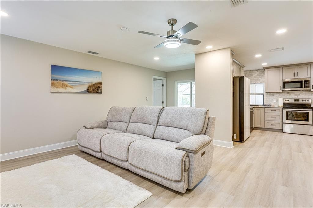 6030 Perthshire LN, FORT MYERS FL 33908-12