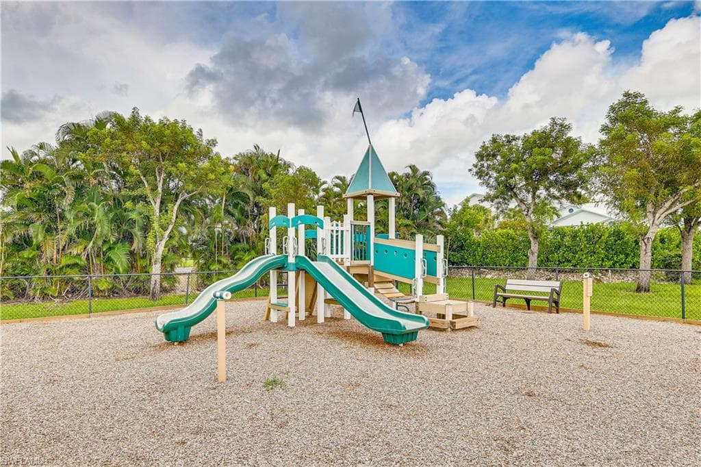 6030 Perthshire LN, FORT MYERS FL 33908-36