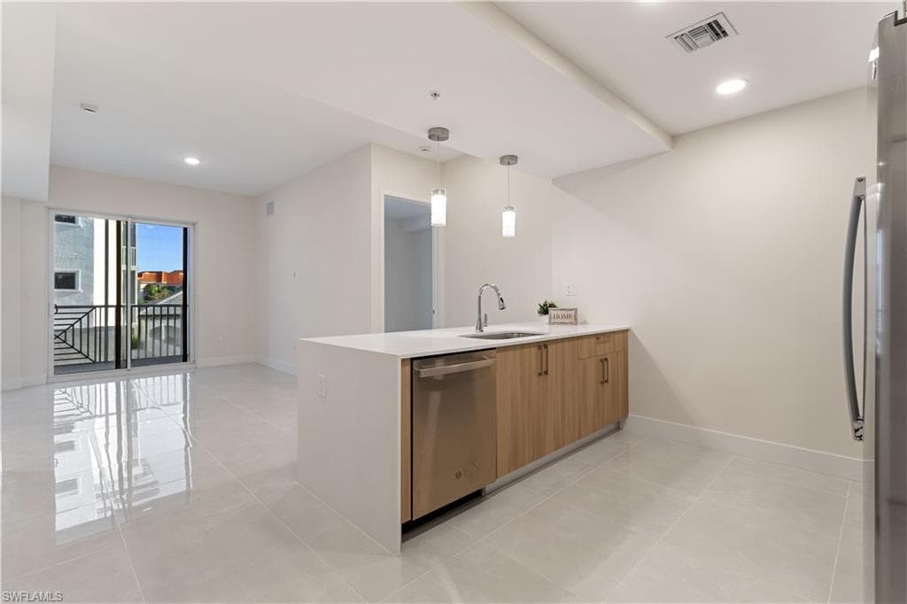 26600 Rosewood Pointe DR # 101, BONITA SPRINGS FL 34135-3