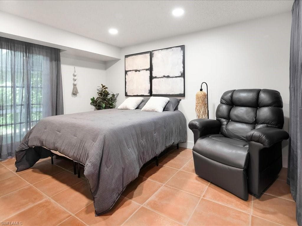 1046 Sperling AVE-11
