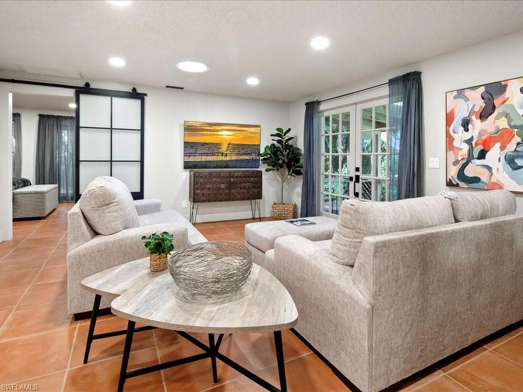 1046 Sperling AVE-4