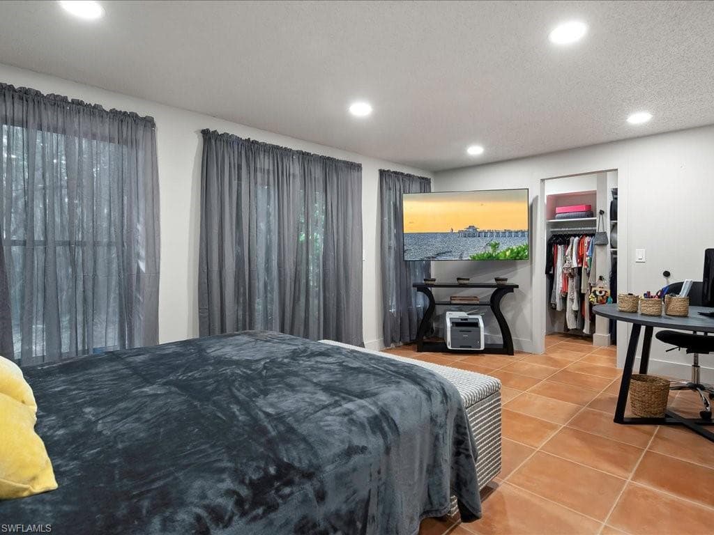 1046 Sperling AVE-8