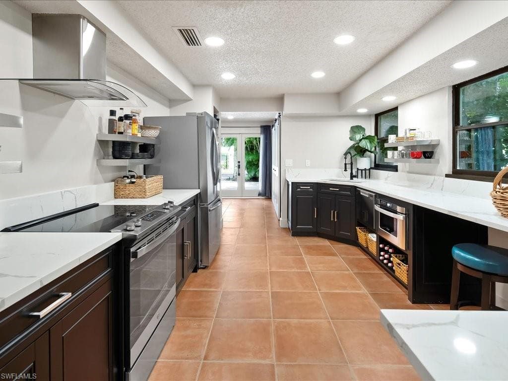 1046 Sperling AVE-3