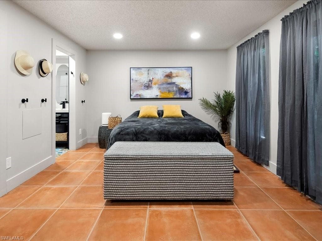 1046 Sperling AVE-7