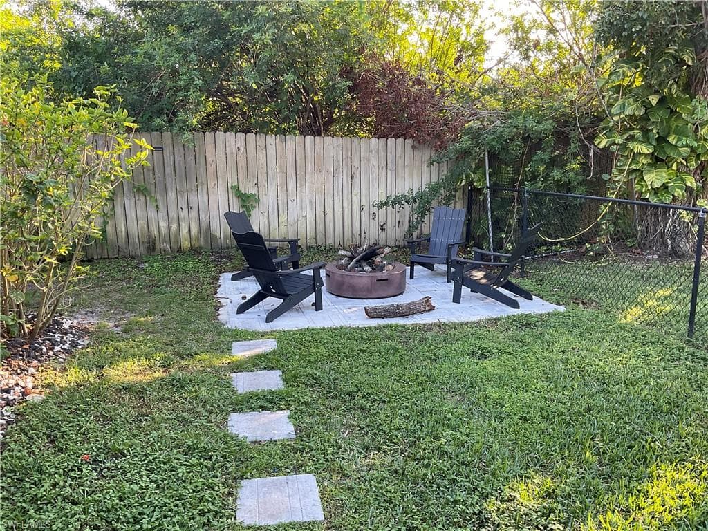 6715 Willow Lake CIR, FORT MYERS FL 33966-6