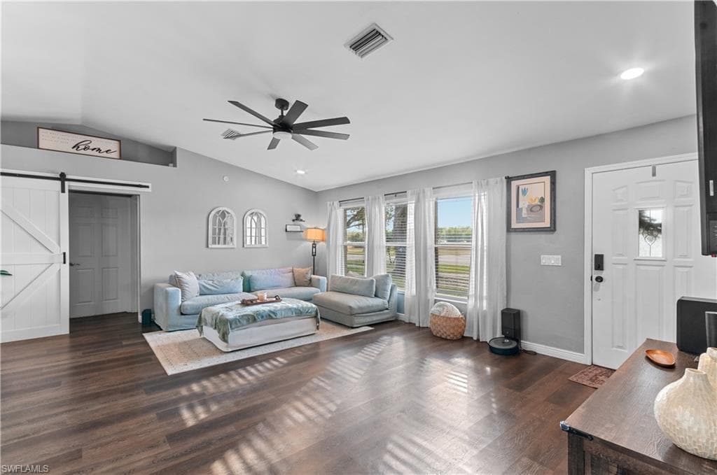 3300 Valencia DR, NAPLES FL 34120-4