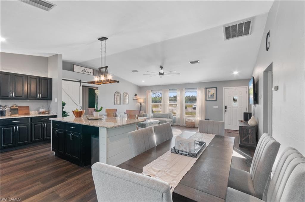 3300 Valencia DR, NAPLES FL 34120-8