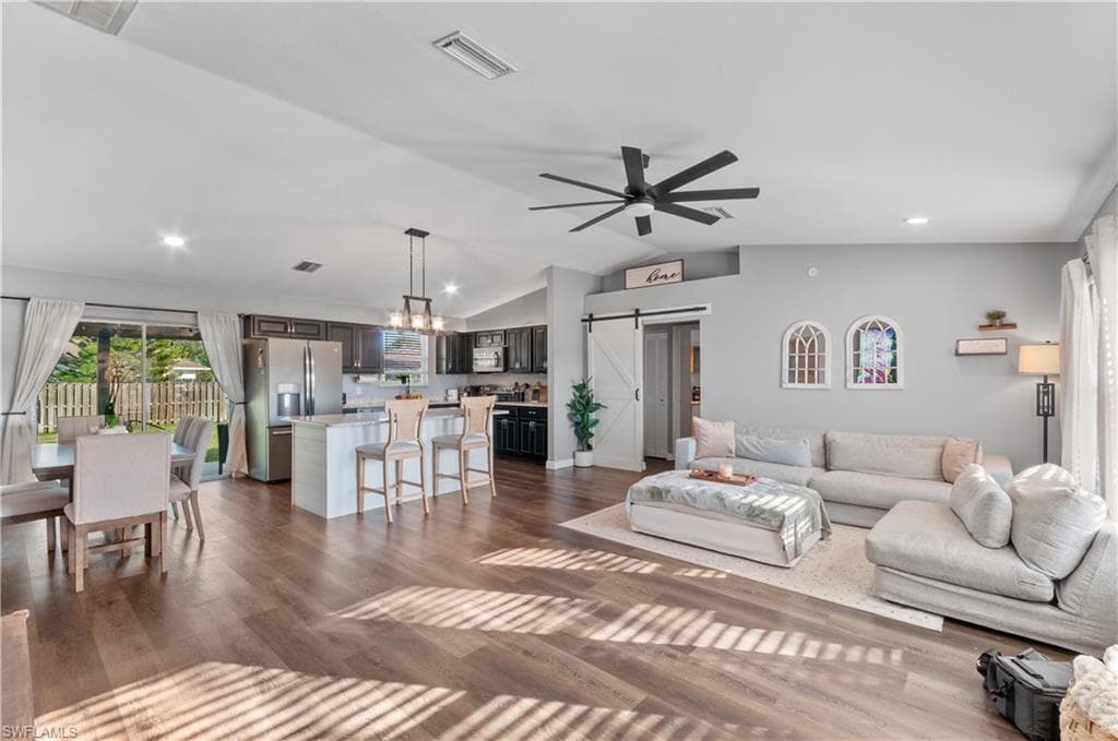 3300 Valencia DR, NAPLES FL 34120-3
