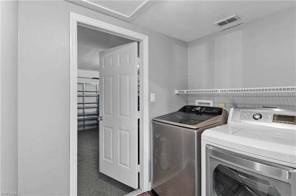 3300 Valencia DR, NAPLES FL 34120-20