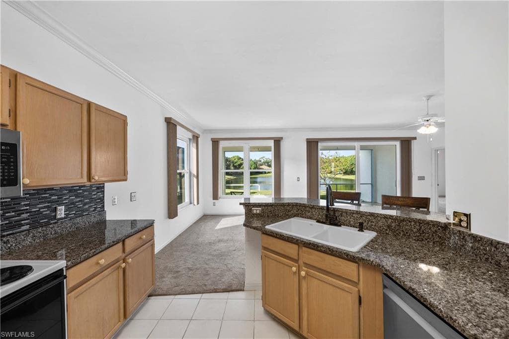 223 Stanhope CIR, NAPLES FL 34104-4