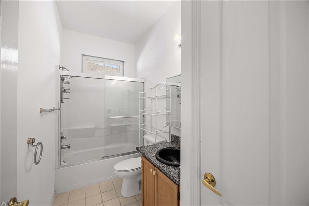 223 Stanhope CIR, NAPLES FL 34104-8