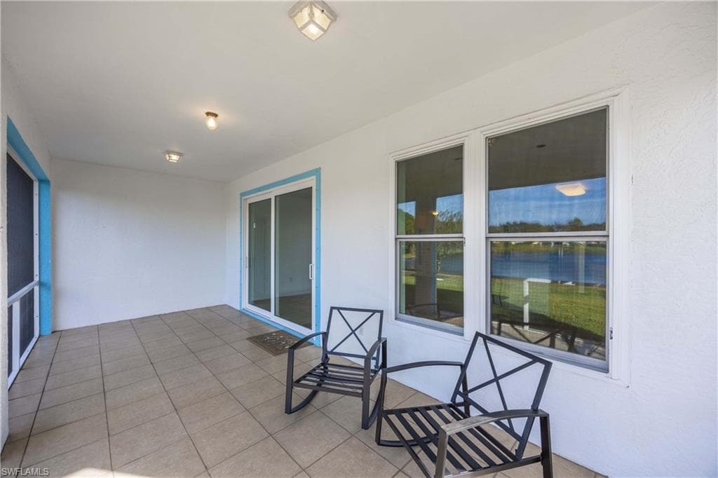 223 Stanhope CIR, NAPLES FL 34104-23