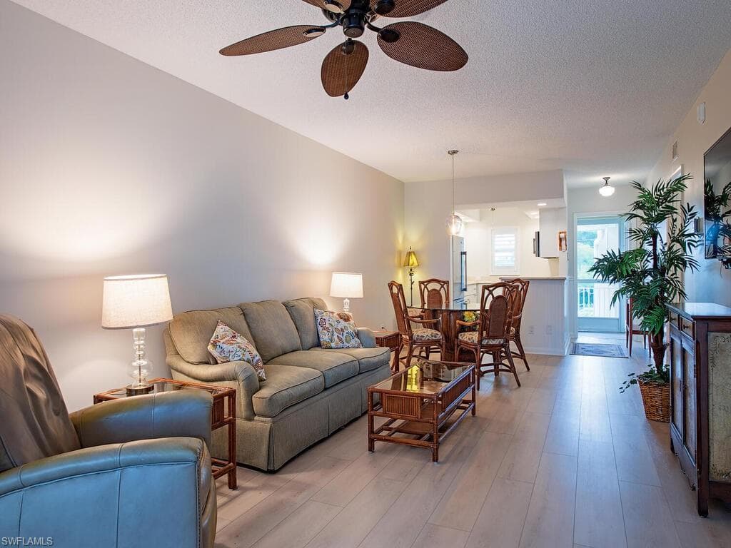 218 Banyan BLVD # 218, NAPLES FL 34102-2