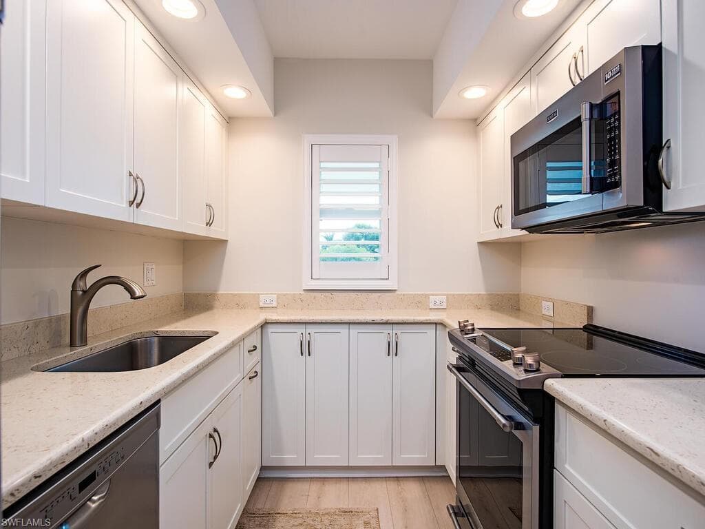 218 Banyan BLVD # 218, NAPLES FL 34102-7