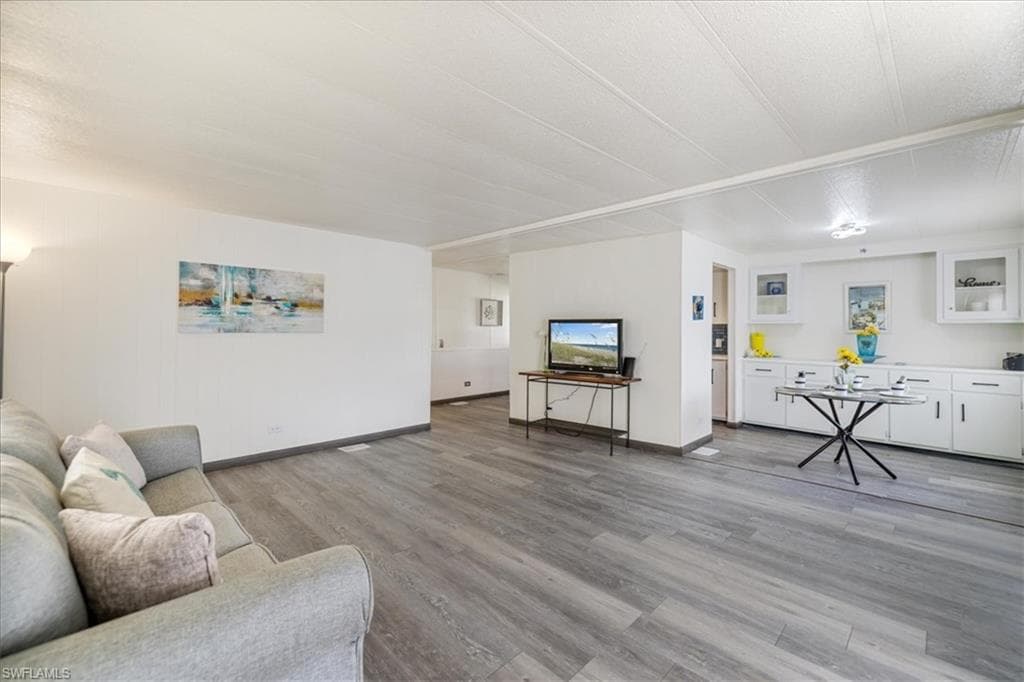 952 Days LN, NORTH FORT MYERS FL 33917-8