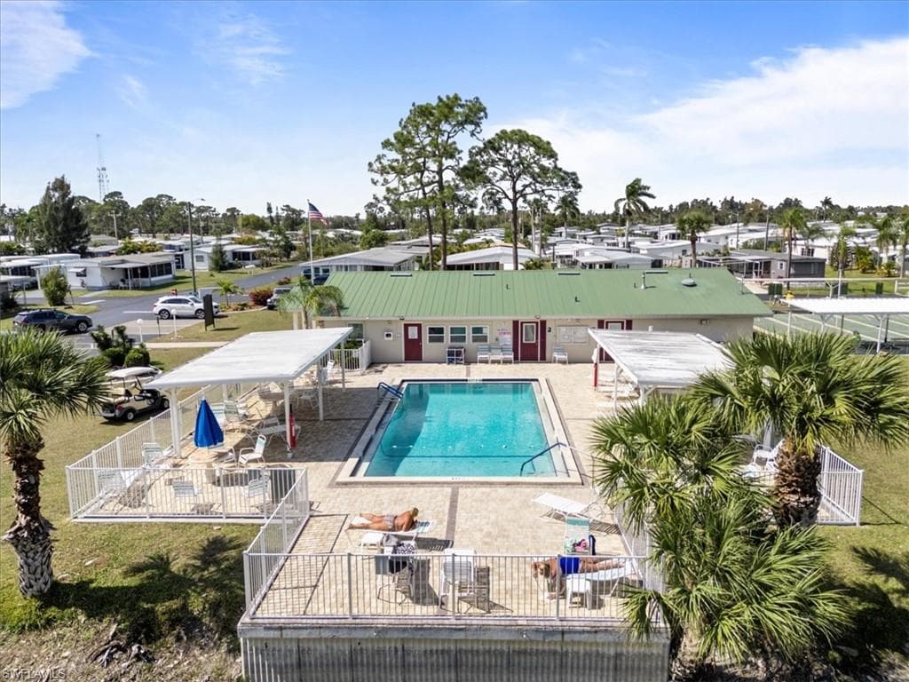 952 Days LN, NORTH FORT MYERS FL 33917-33