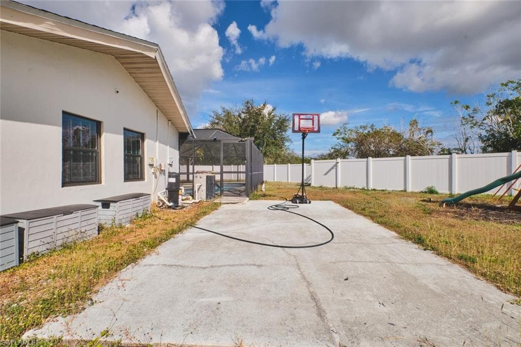 6451 Adelphi CIR-26
